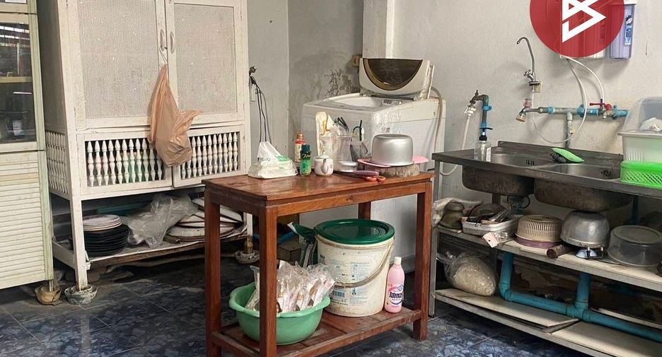 For sale 5 bedrooms retail Space in Phasi Charoen, Bangkok