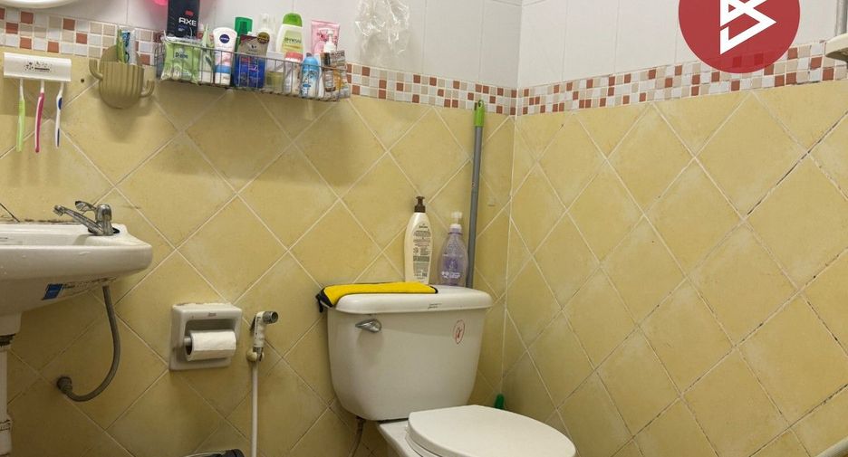 For sale 2 bedrooms townhouse in Mueang Chiang Mai, Chiang Mai