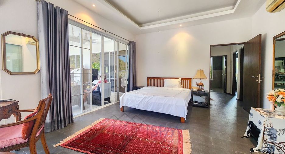 For sale 3 bedrooms villa in Hua Hin, Prachuap Khiri Khan