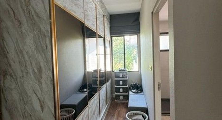 For sale 3 bedrooms house in Prawet, Bangkok