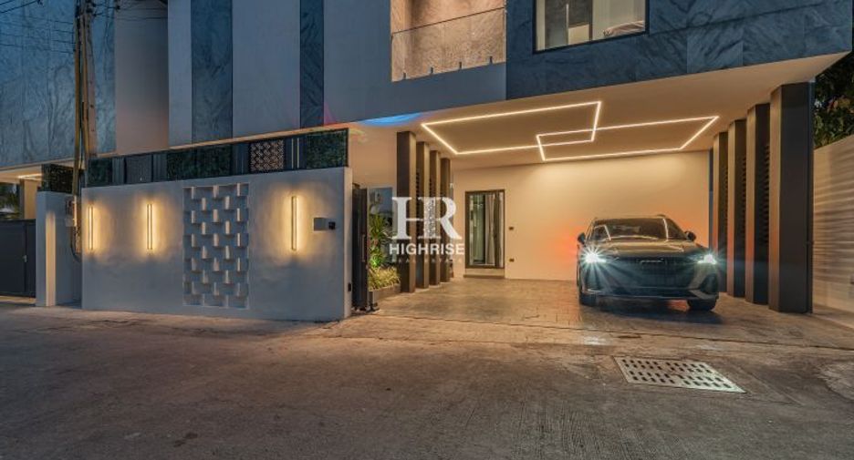 For sale 5 bedrooms villa in Jomtien, Pattaya