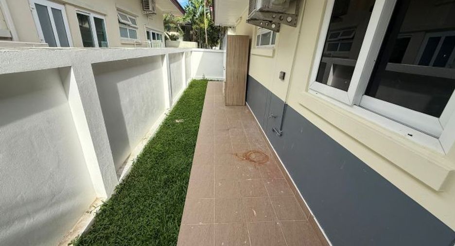 For sale 4 bedrooms villa in Huay Yai, Pattaya