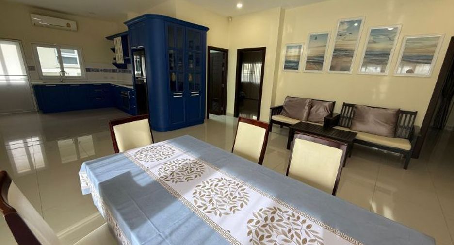 For sale 4 bedrooms villa in Huay Yai, Pattaya