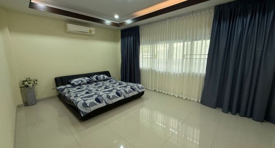 For sale 4 bedrooms villa in Huay Yai, Pattaya