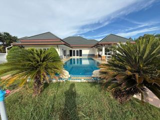 Villa zum Kauf mit 4 Zimmer in Bang Lamung, Chonburi