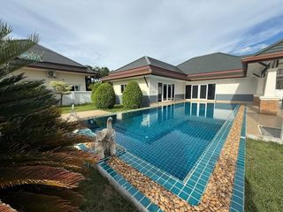 Villa zum Kauf mit 4 Zimmer in Bang Lamung, Chonburi
