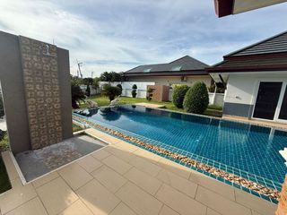 Villa zum Kauf mit 4 Zimmer in Bang Lamung, Chonburi