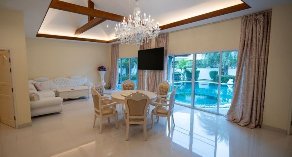 For sale 3 bedrooms villa in Huay Yai, Pattaya