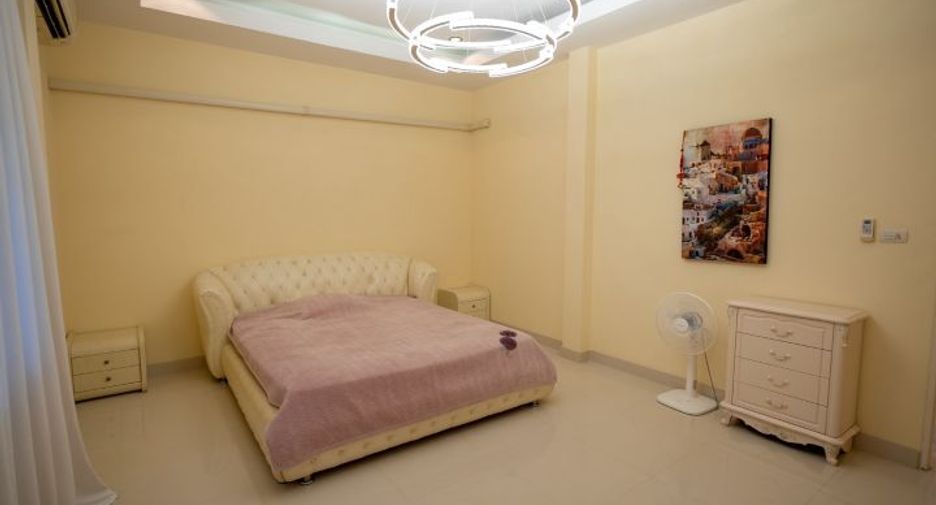 For sale 3 bedrooms villa in Huay Yai, Pattaya