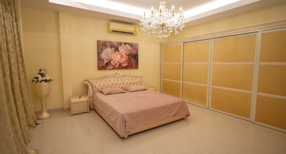 For sale 3 bedrooms villa in Huay Yai, Pattaya