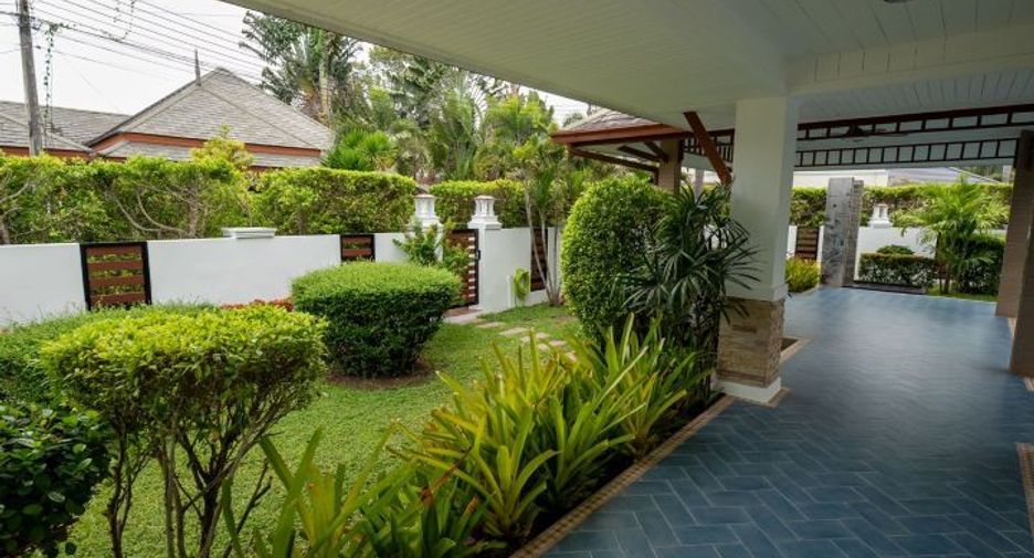 For sale 3 bedrooms villa in Huay Yai, Pattaya