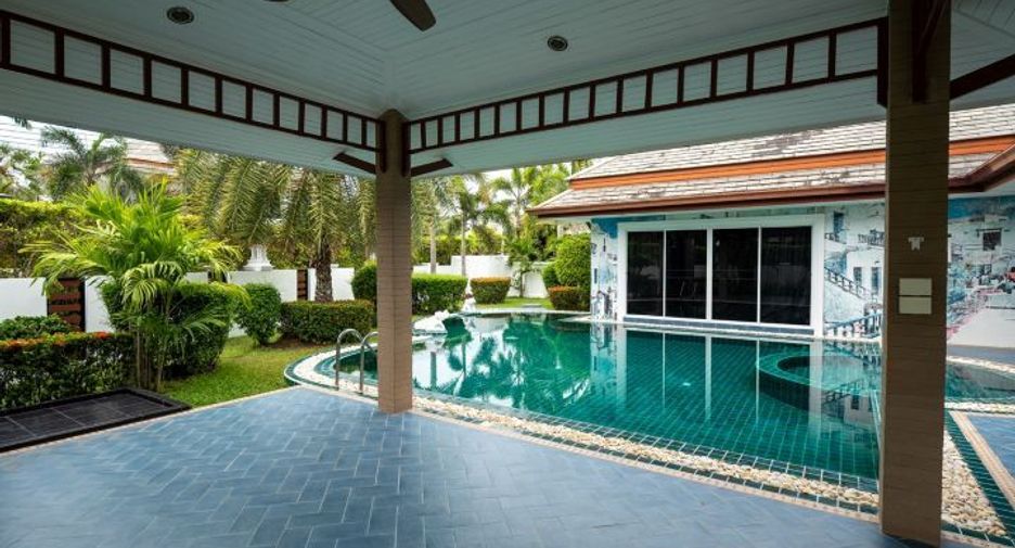 For sale 3 bedrooms villa in Huay Yai, Pattaya