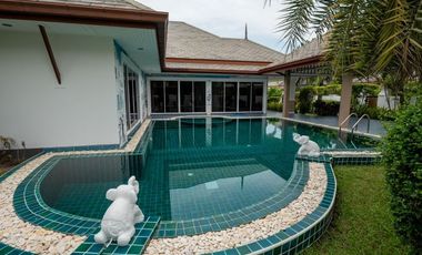 À vendre 3 chambres villa à Huay Yai, Pattaya