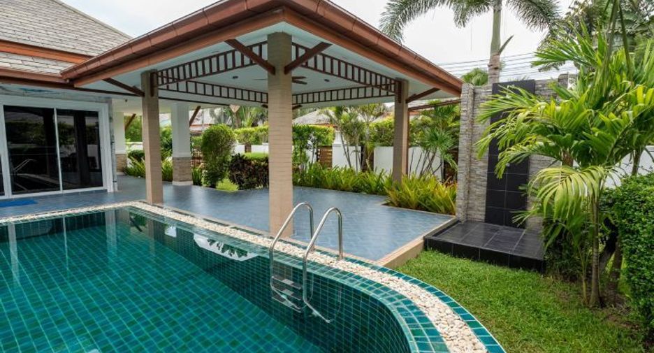 For sale 3 bedrooms villa in Huay Yai, Pattaya