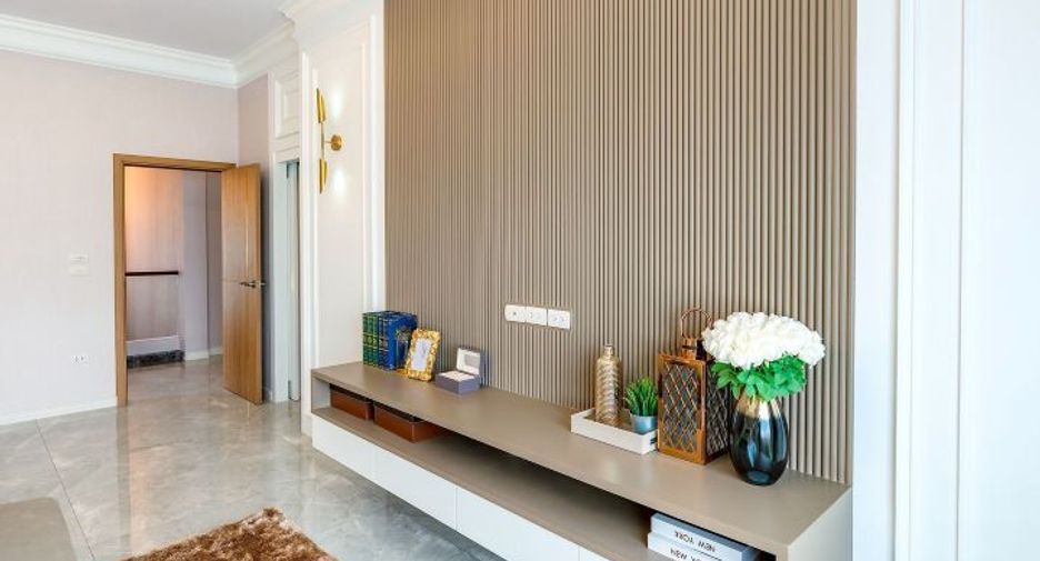 For sale 5 bedrooms villa in Huay Yai, Pattaya