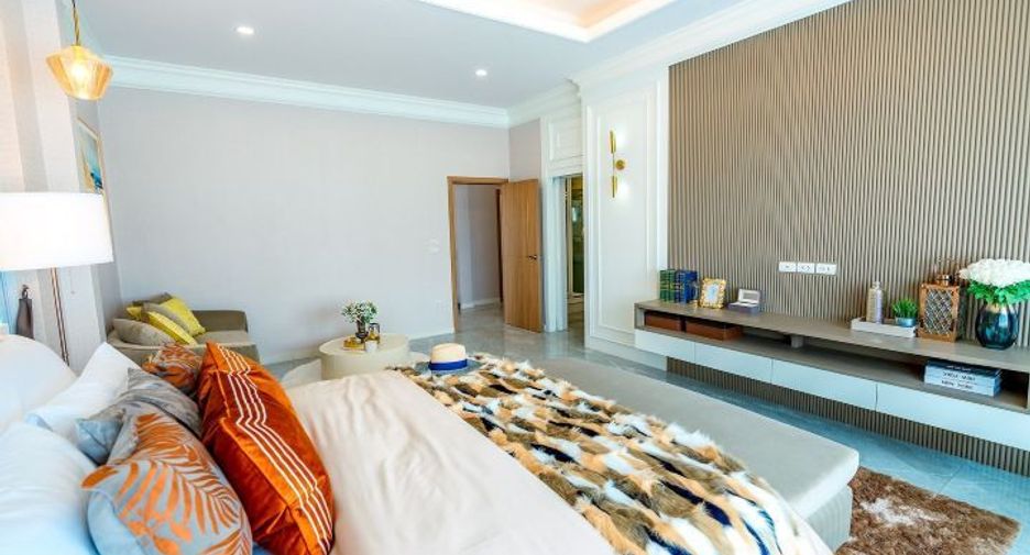 For sale 5 bedrooms villa in Huay Yai, Pattaya