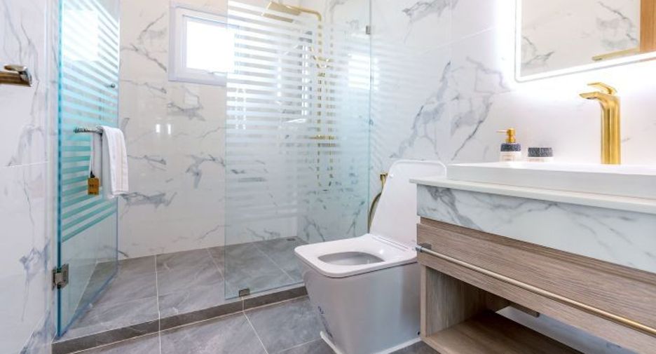 For sale 5 bedrooms villa in Huay Yai, Pattaya