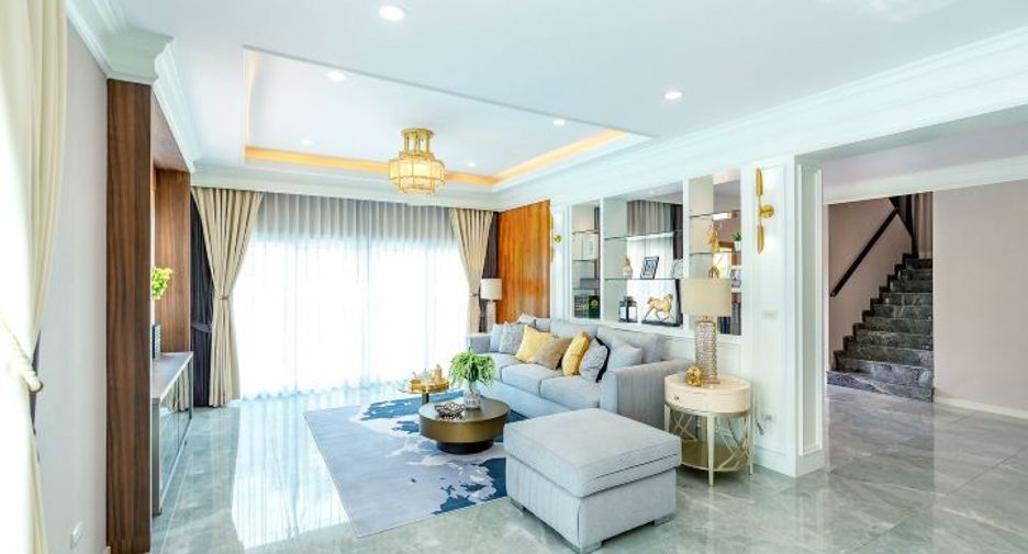 For sale 5 bedrooms villa in Huay Yai, Pattaya
