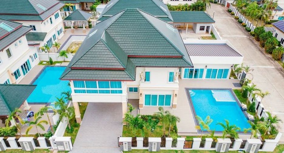 For sale 5 bedrooms villa in Huay Yai, Pattaya