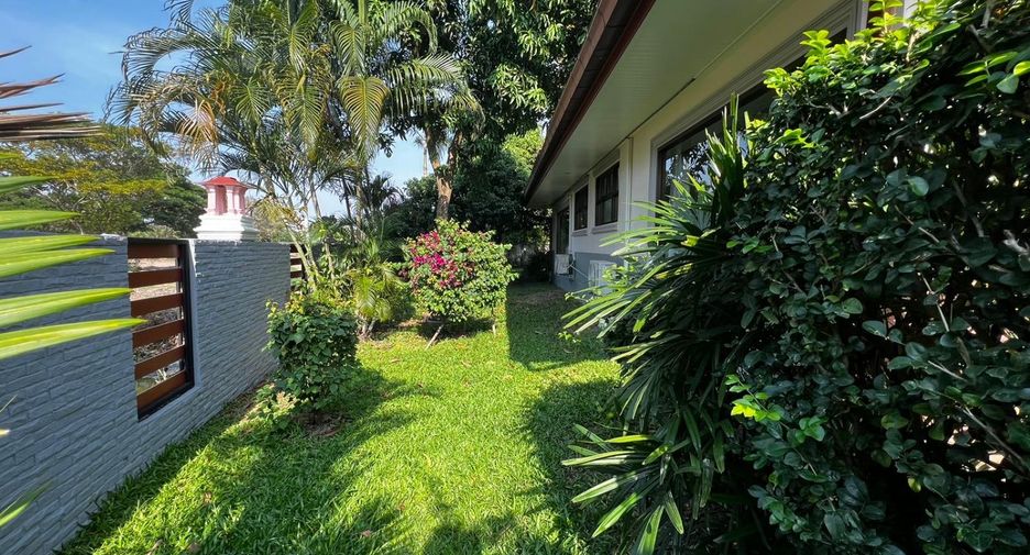 For sale 3 bedrooms villa in Huay Yai, Pattaya