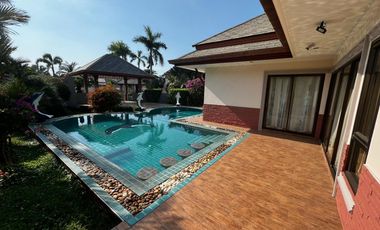 À vendre 3 chambres villa à Huay Yai, Pattaya