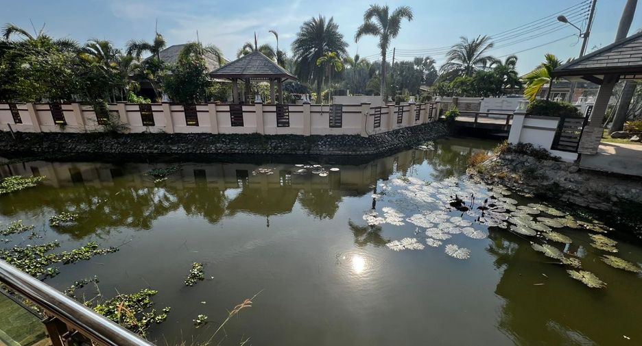 For sale 3 bedrooms villa in Huay Yai, Pattaya