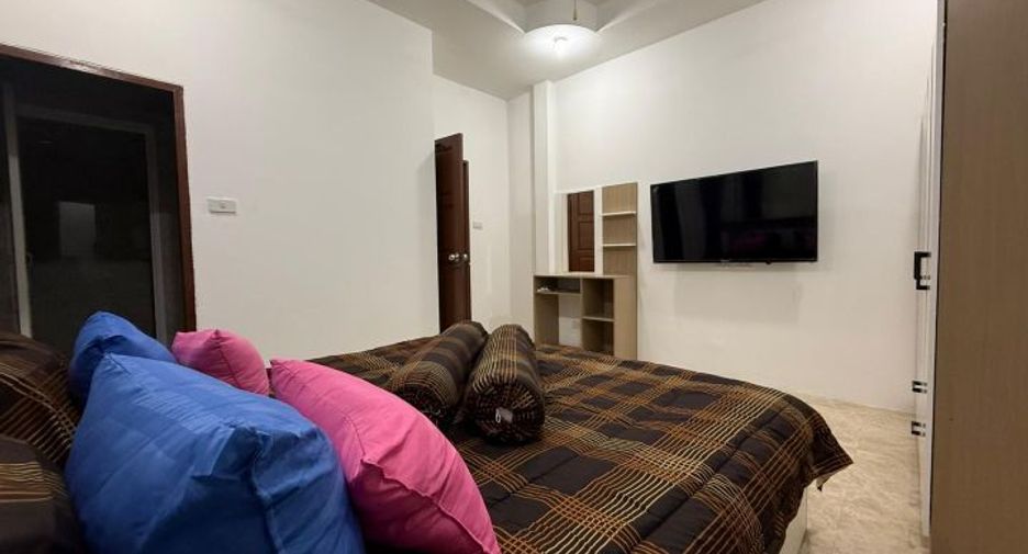 For sale 4 bedrooms villa in Huay Yai, Pattaya