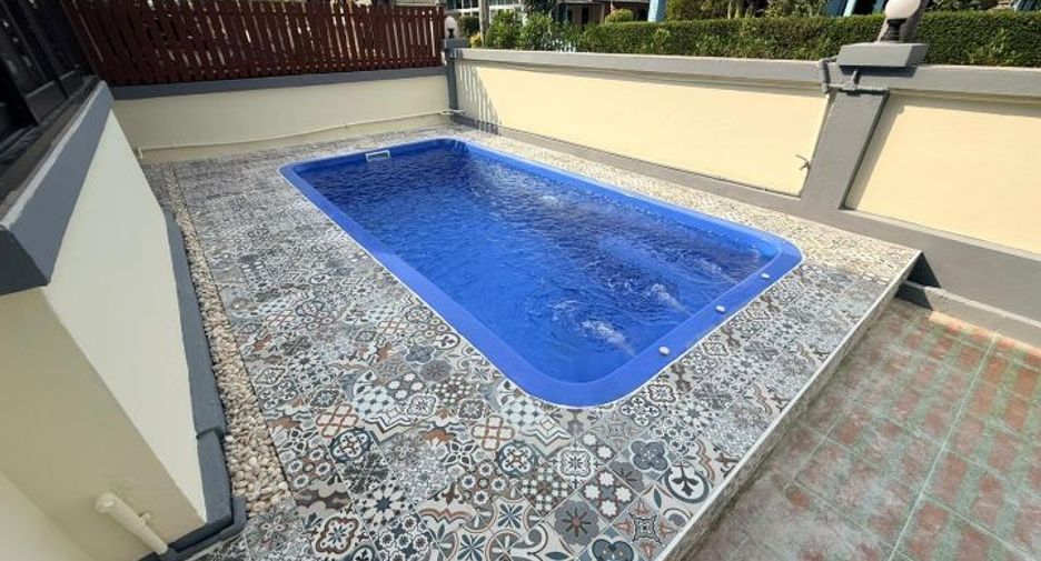 For sale 4 bedrooms villa in Huay Yai, Pattaya