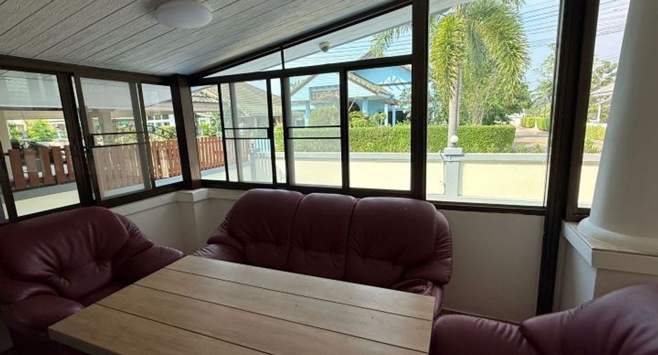 For sale 4 bedrooms villa in Huay Yai, Pattaya