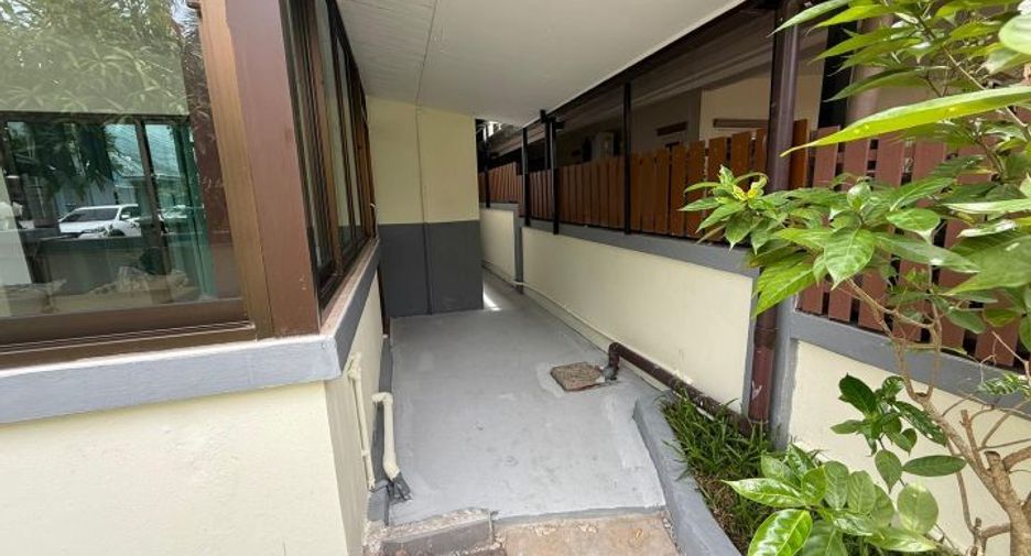 For sale 4 bedrooms villa in Huay Yai, Pattaya