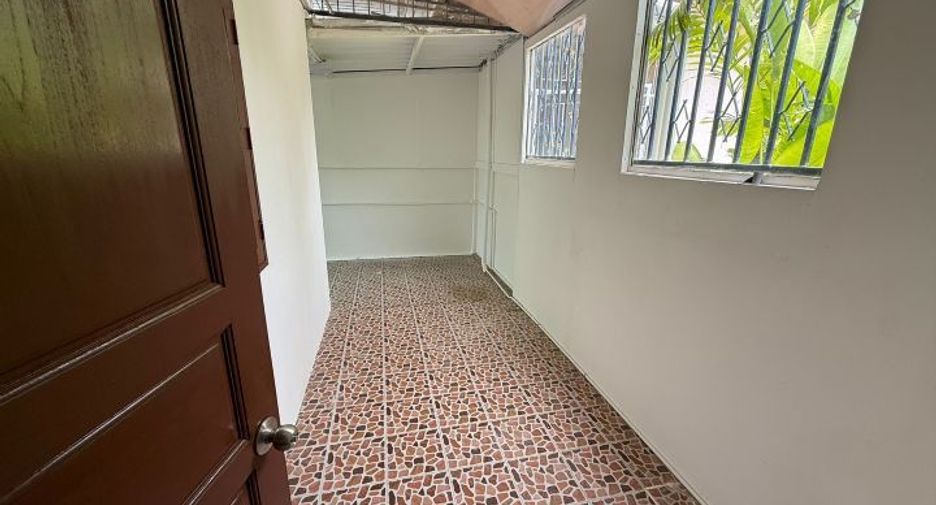 For sale 4 bedrooms villa in Huay Yai, Pattaya