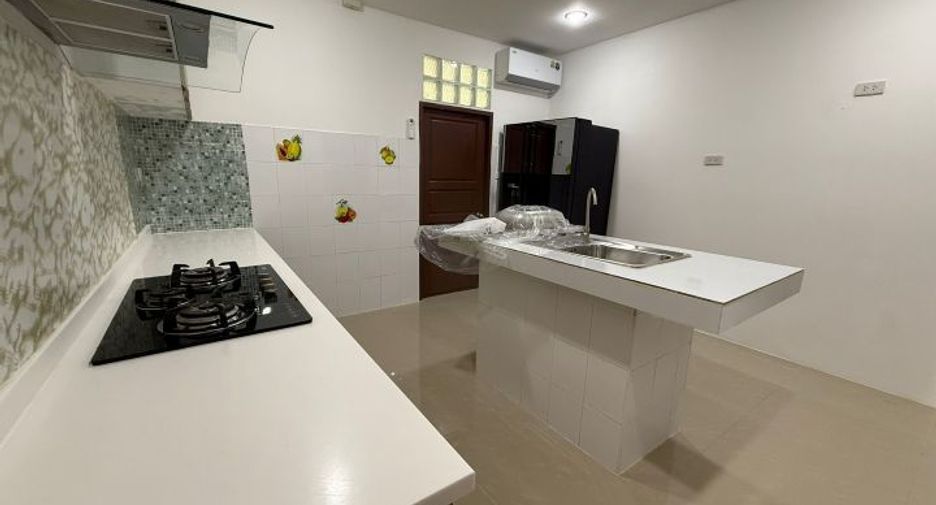 For sale 4 bedrooms villa in Huay Yai, Pattaya