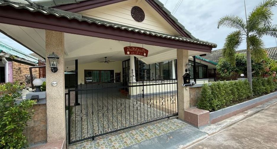 For sale 4 bedrooms villa in Huay Yai, Pattaya