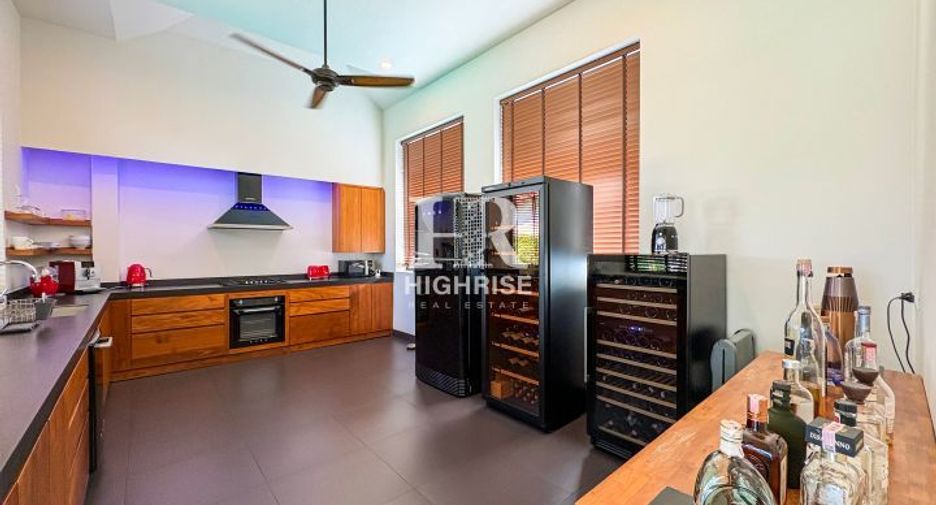 For sale 3 bedrooms house in North Pattaya, Pattaya