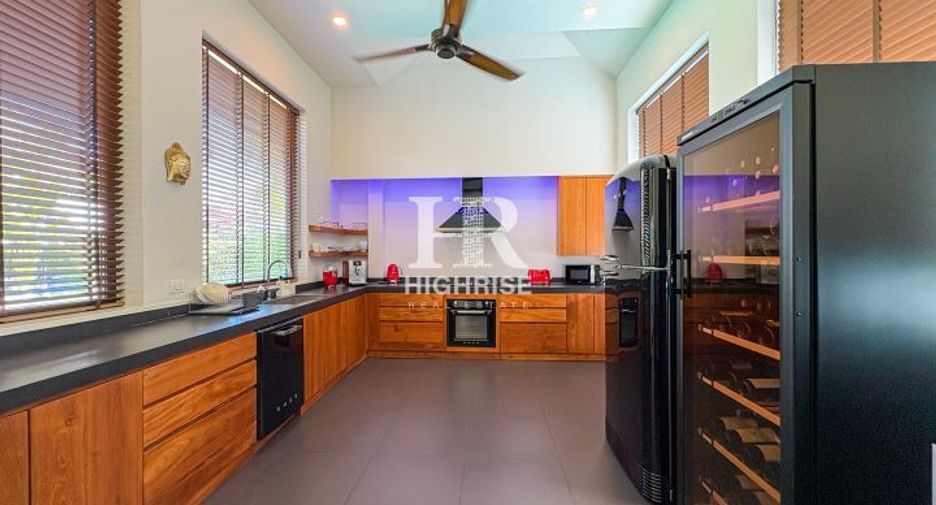 For sale 3 bedrooms house in North Pattaya, Pattaya
