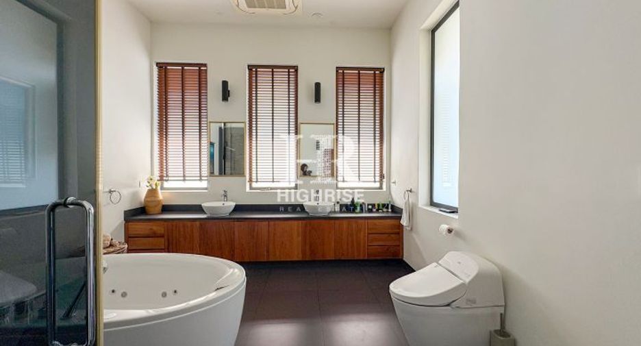 For sale 3 bedrooms house in North Pattaya, Pattaya