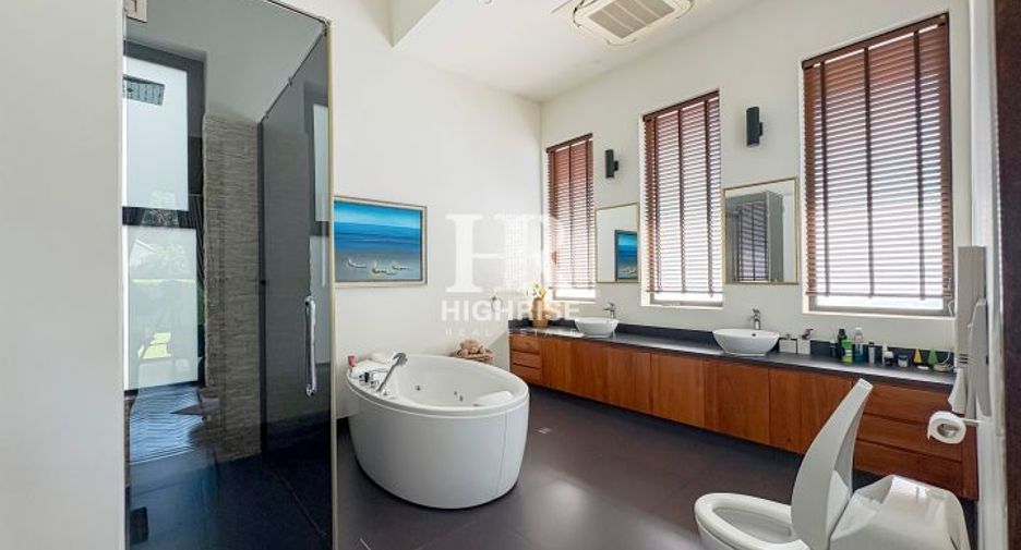 For sale 3 bedrooms house in North Pattaya, Pattaya