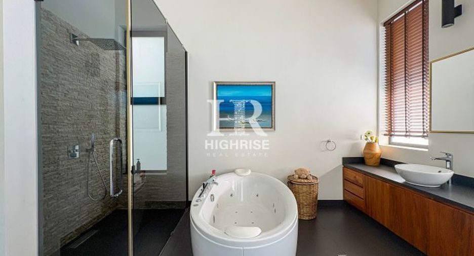 For sale 3 bedrooms house in North Pattaya, Pattaya