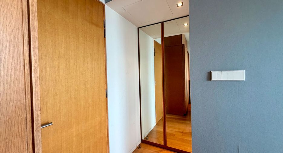 For sale 3 bedrooms condo in Sathon, Bangkok