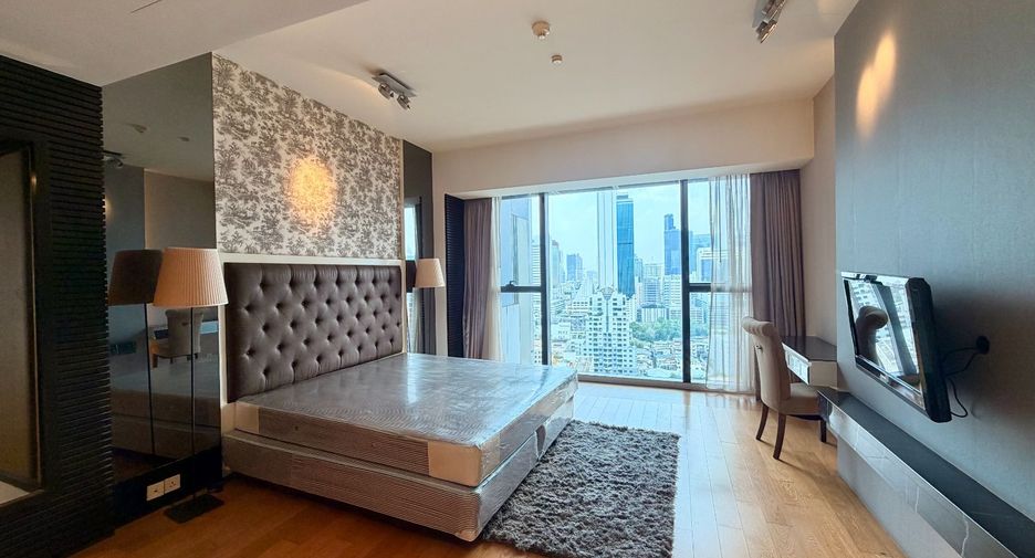 For sale 3 bedrooms condo in Sathon, Bangkok