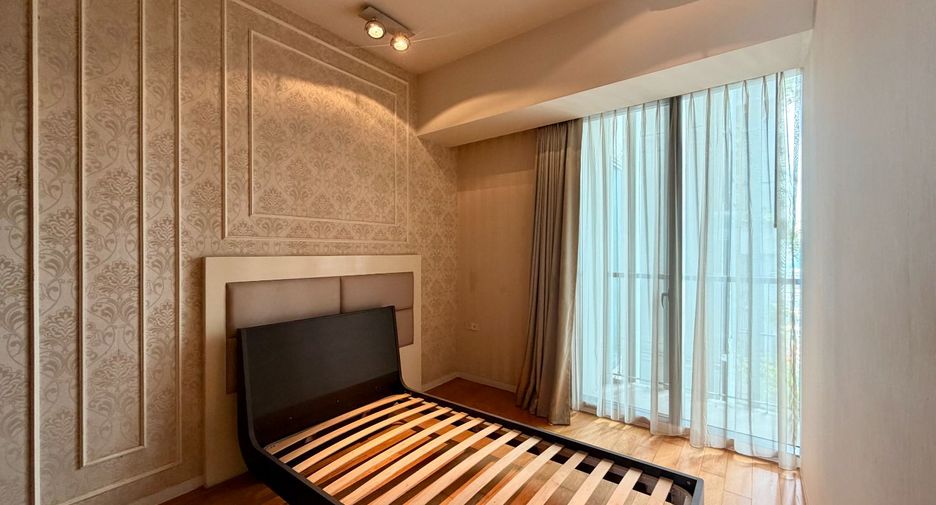 For sale 3 bedrooms condo in Sathon, Bangkok