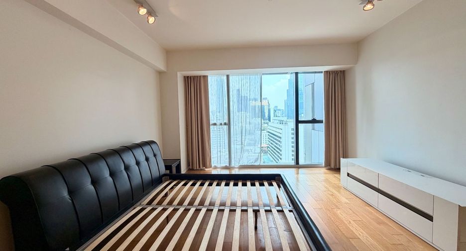 For sale 3 bedrooms condo in Sathon, Bangkok