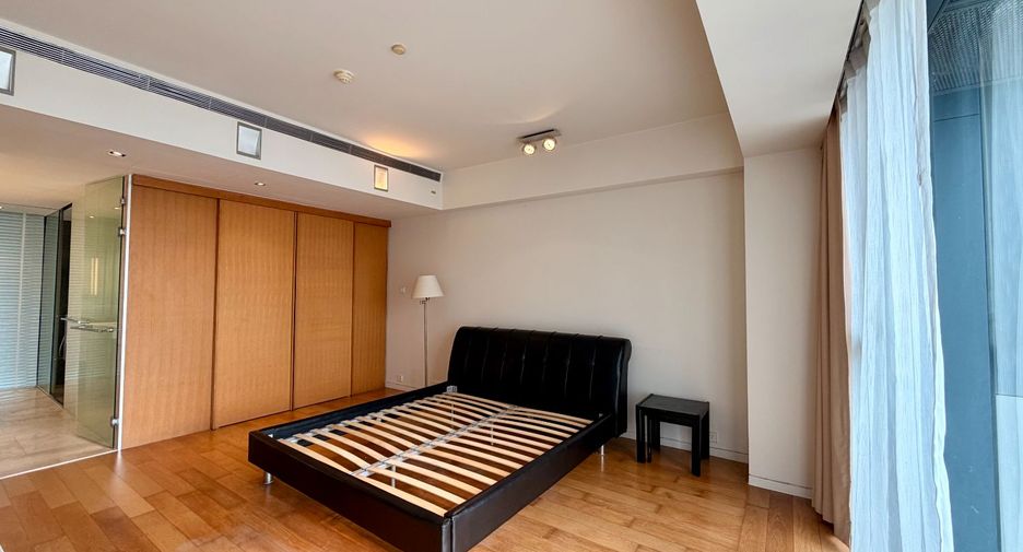 For sale 3 bedrooms condo in Sathon, Bangkok