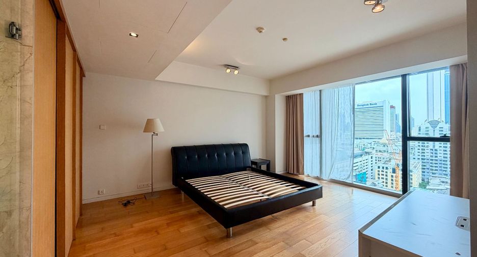 For sale 3 bedrooms condo in Sathon, Bangkok