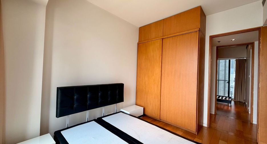 For sale 3 bedrooms condo in Sathon, Bangkok