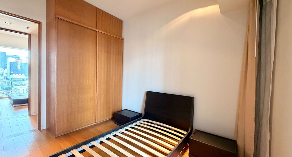 For sale 3 bedrooms condo in Sathon, Bangkok