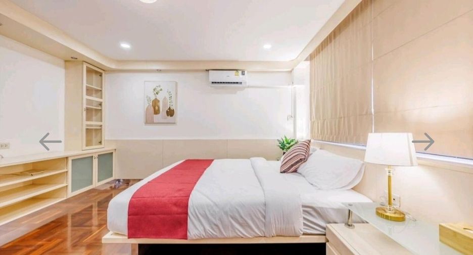 For rent 5 bedrooms house in Phra Khanong, Bangkok