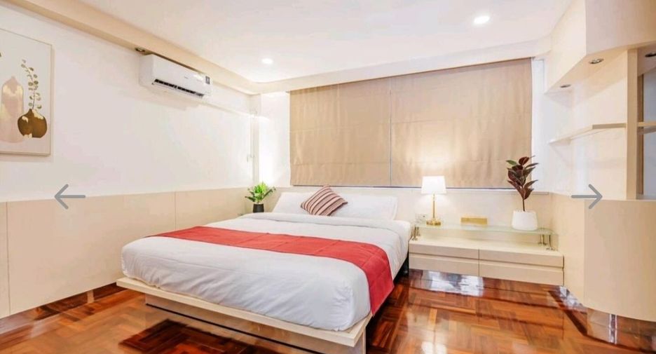 For rent 5 bedrooms house in Phra Khanong, Bangkok