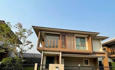 For rent 4 bedrooms house in Bang Kapi, Bangkok