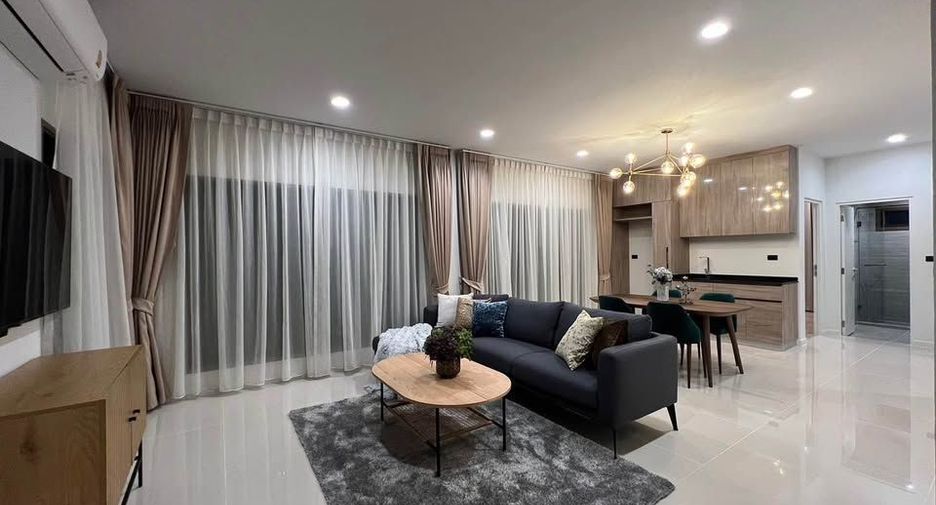 For rent 4 bedrooms house in Bang Kapi, Bangkok